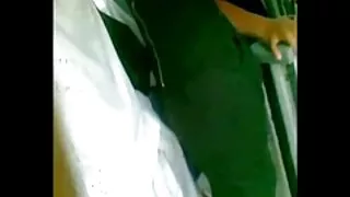 છોકરીઓ તેમના મિત્રોને બ્લોજોબ આપે છે. સેક્સ video